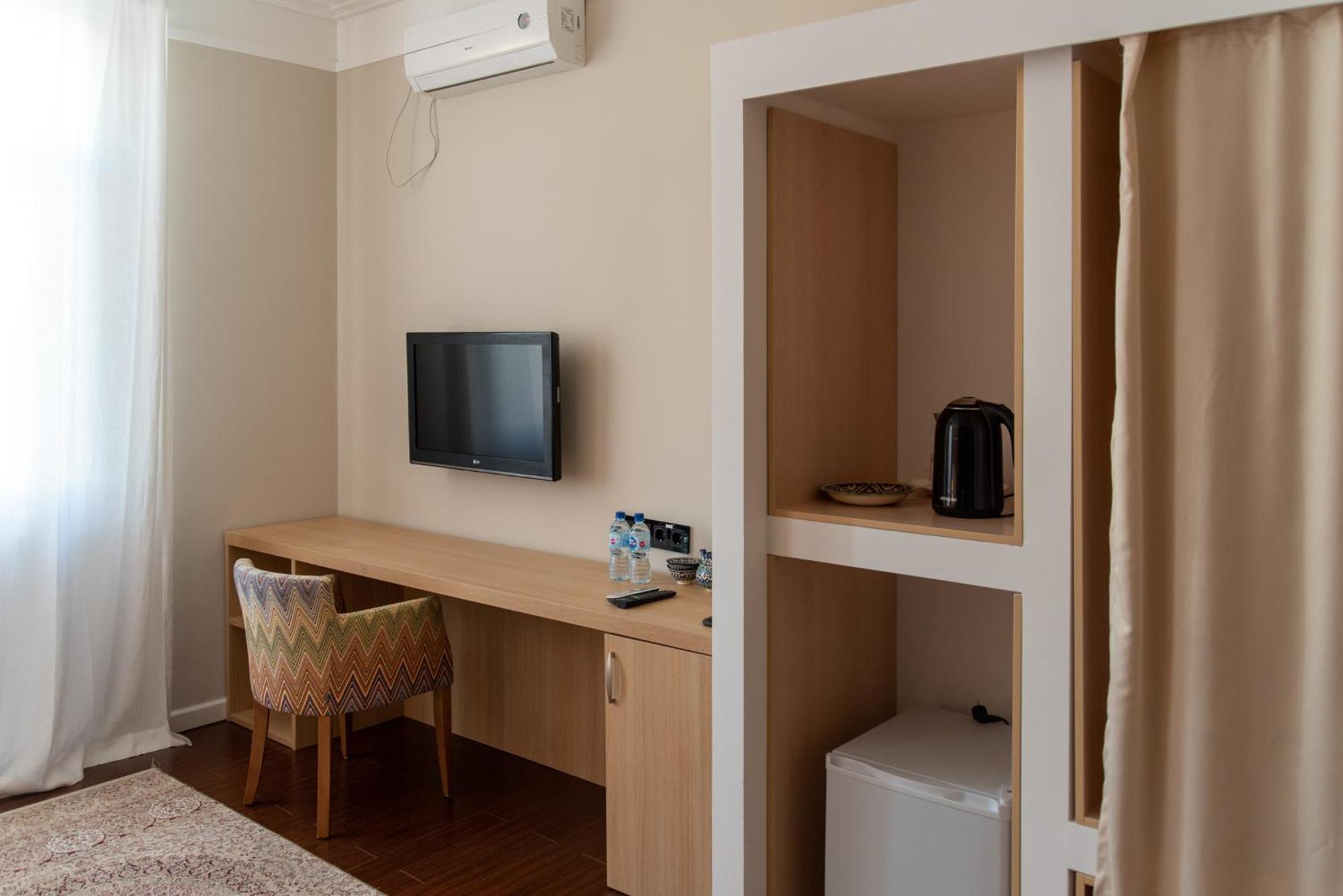Hotel Jipek Joli Нукус Екстериор снимка